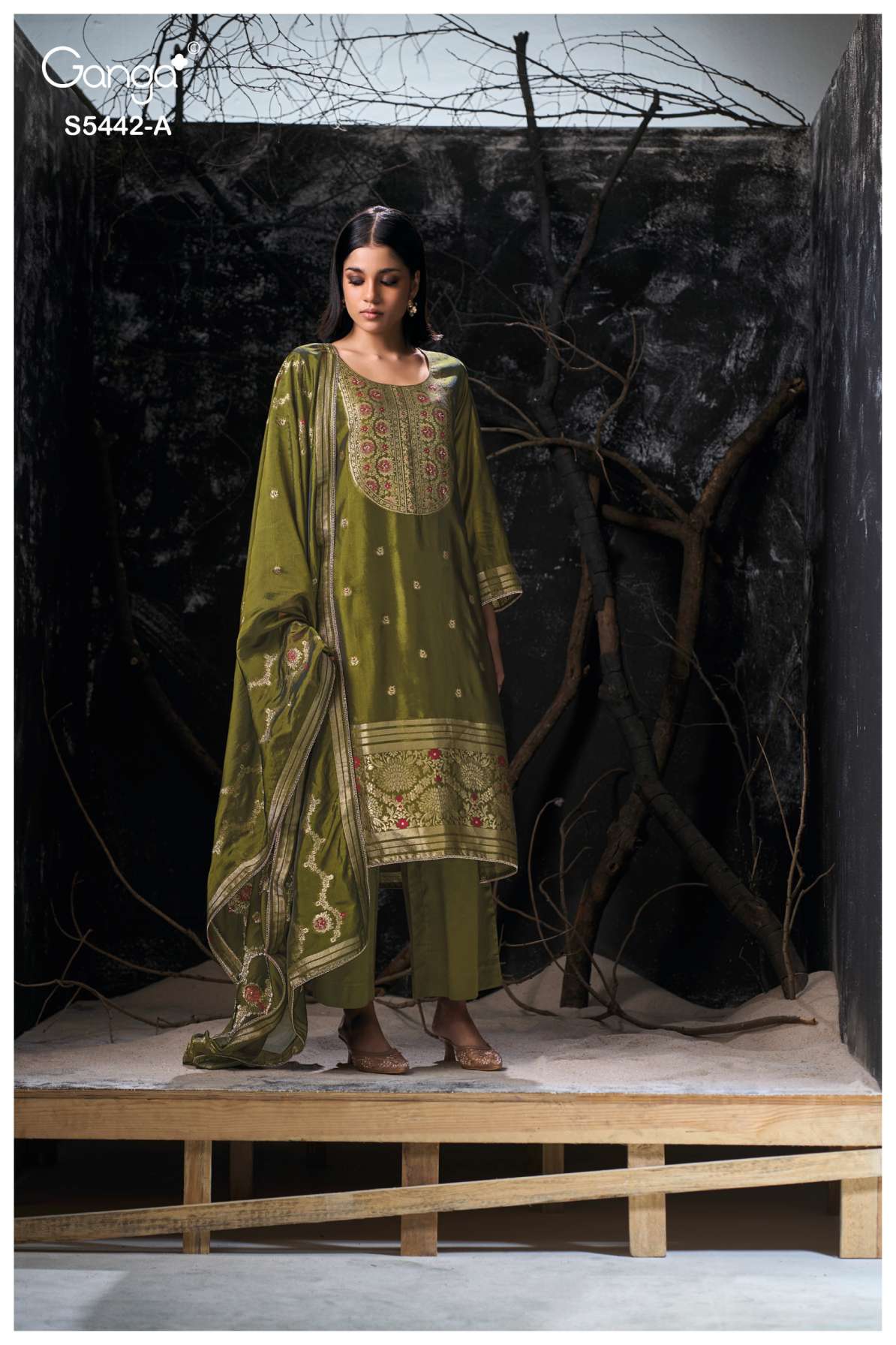 BUY GANGA SUITS GANGA EVIARA S5442 FABRIC DETAIL