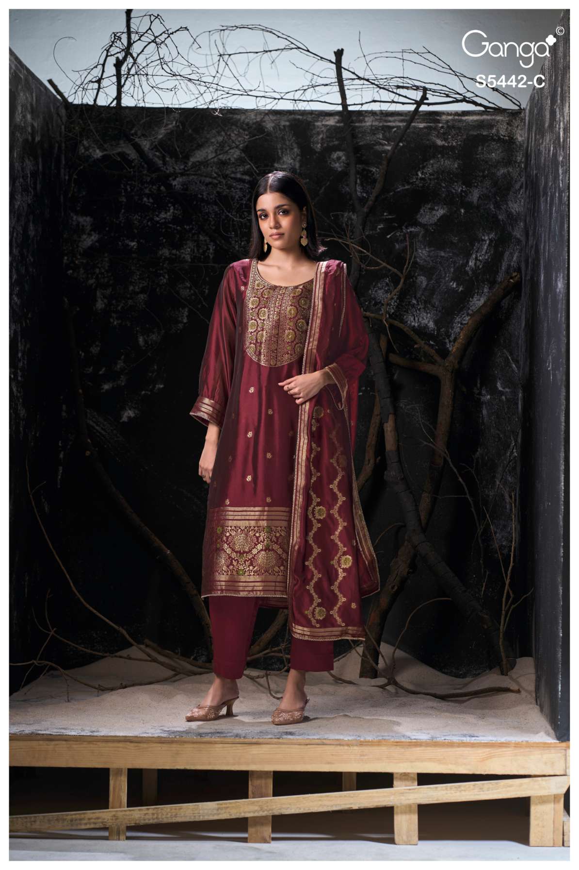 BUY GANGA SUITS GANGA EVIARA S5442 FRONT VIEW