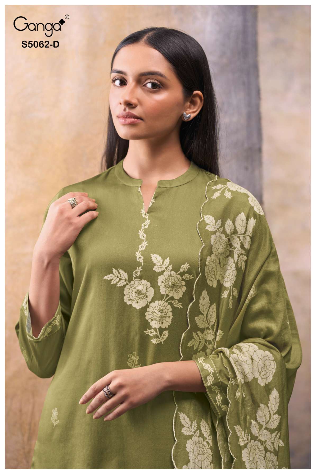 BUY GANGA SUITS GANGA JIVISHA S5062 BACK VIEW