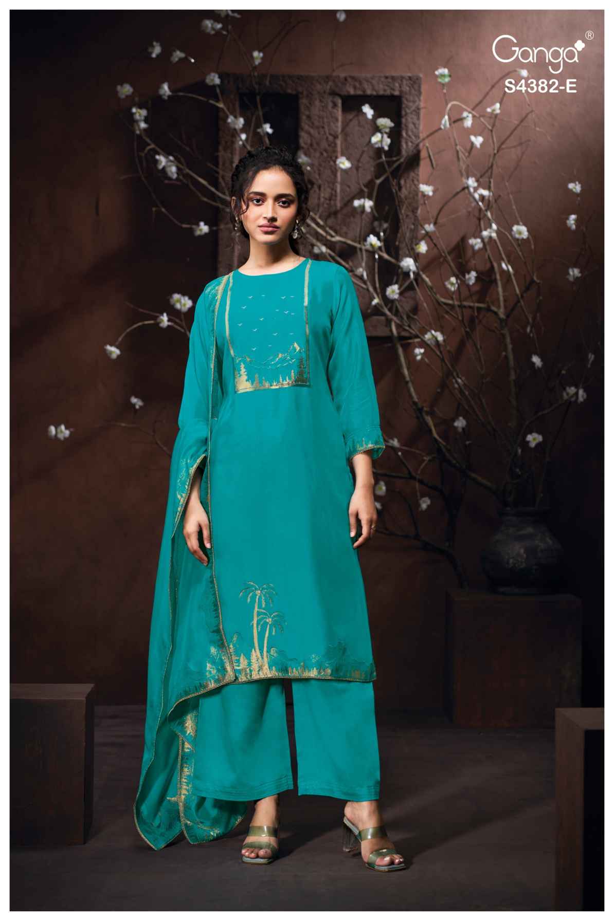 BUY GANGA SUITS ONLINE SALE GANGA NUVIKA S4382 CLOSEUP IMAGE