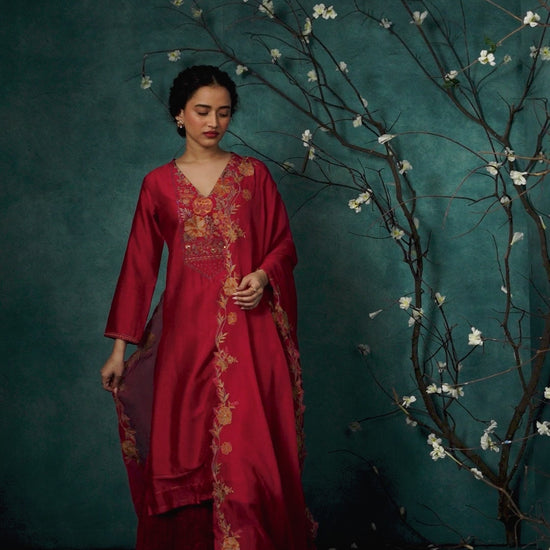 BUY GANGA SUITS SINGLE PIECE GANGA LISELLE S4179 VIDEO