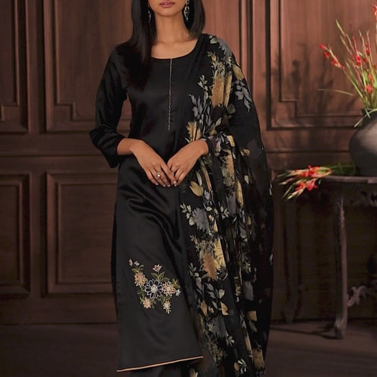 BUY GANGA SUITS ONLINE GANGA CAELITH S4052 NEW CATALOGUE VIDEO