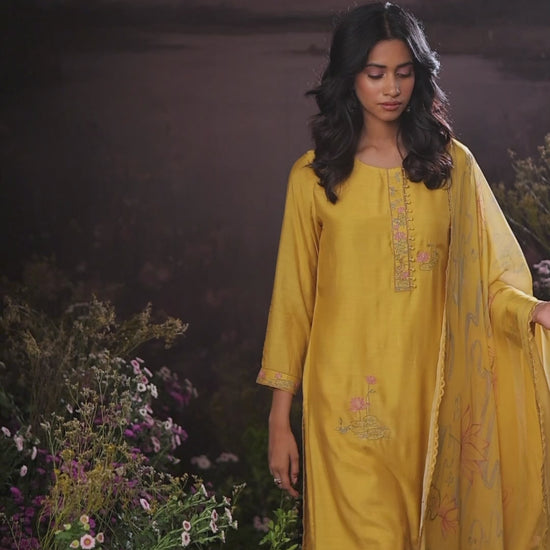 BUY GANGA SUITS SINGLE PIECE GANGA DRUELLA S3911 VIDEO