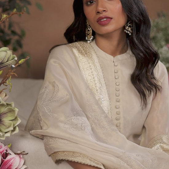 BUY GANGA SUITS SINGLE PIECE GANGA ISVAYA S4302 FABRIC DETAIL VIDEO