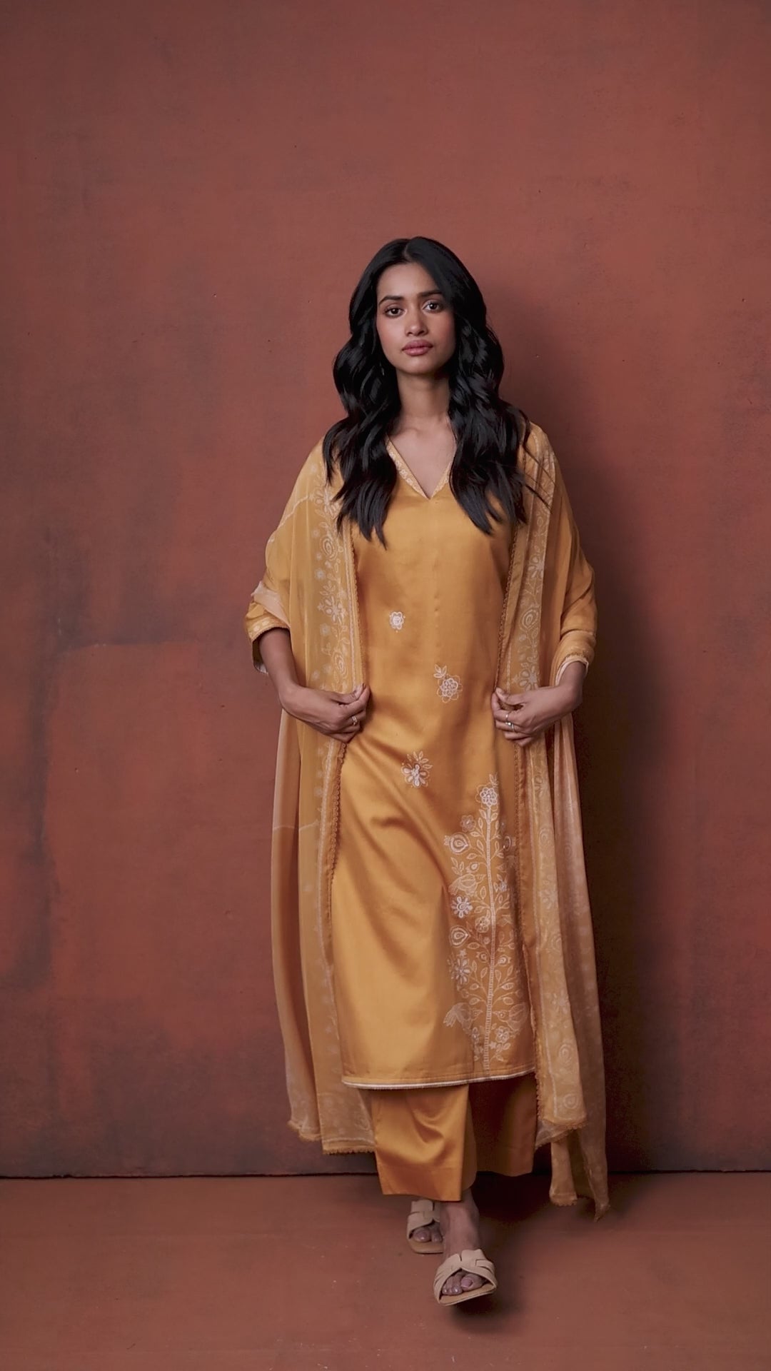 BUY GANGA SUITS WITH PRICE GANGA FESKA S4584 LATEST DESIGN VIDEO