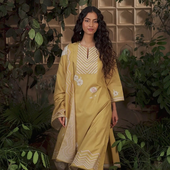 BUY GANGA SUITS GANGA DIRELIA S4767 FRONT VIEW VIDEO