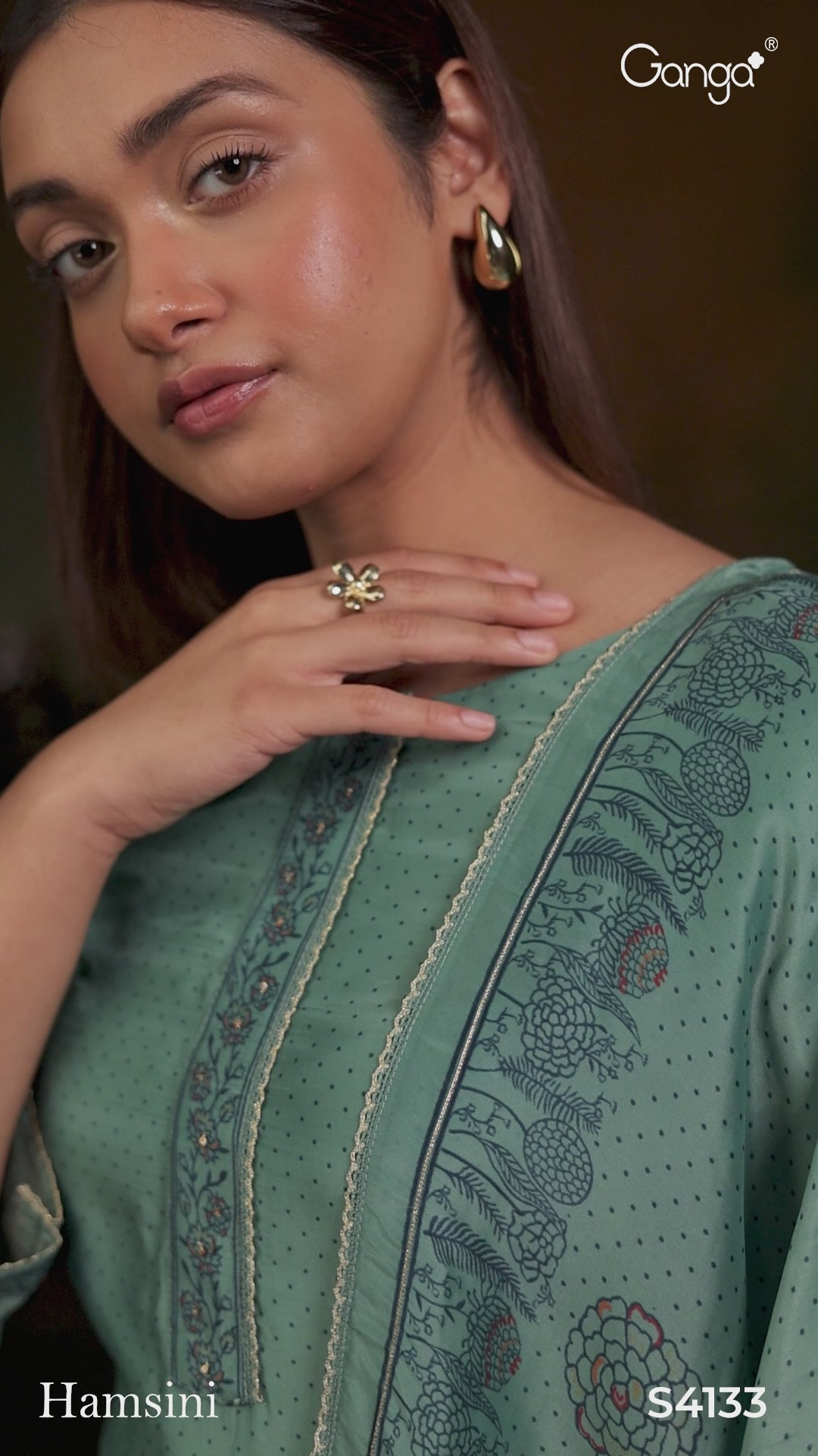 BUY GANGA SUITS SINGLE PIECE GANGA HAMSINI S4133 CLOSEUP VIDEO