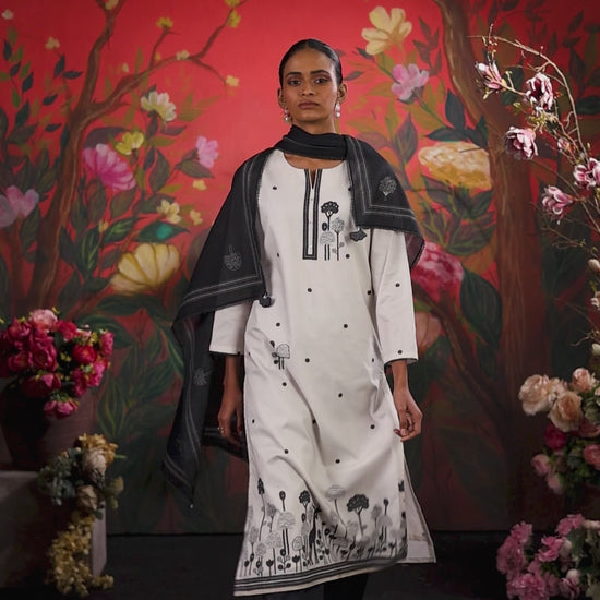 BUY GANGA SUITS SINGLE PIECE GANGA LIXIE S4596 NEW CATALOGUE VIDEO